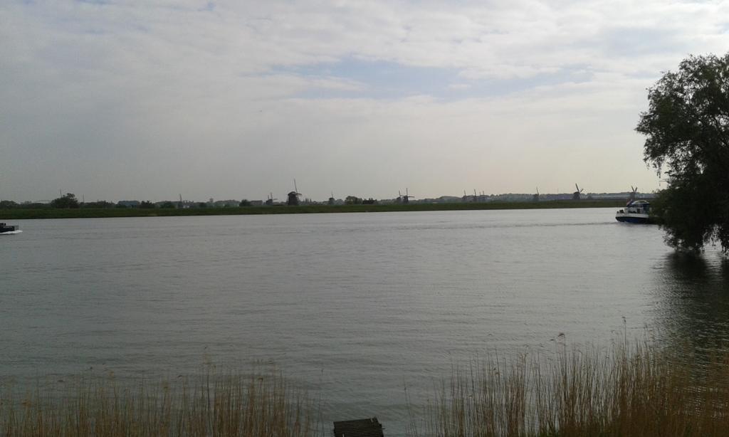 Het Boenhok Logies Bed & Breakfast Lekkerkerk Bagian luar foto